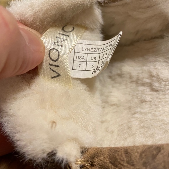 Vionic Slipper - Picture 8 of 8